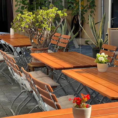 Bed & Breakfast Zum Feti Und Restaurant 3*